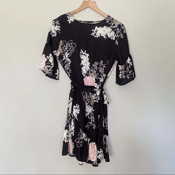 Dresses | Blackpink White Floral Short Sleeve Ruffledress | Poshmark